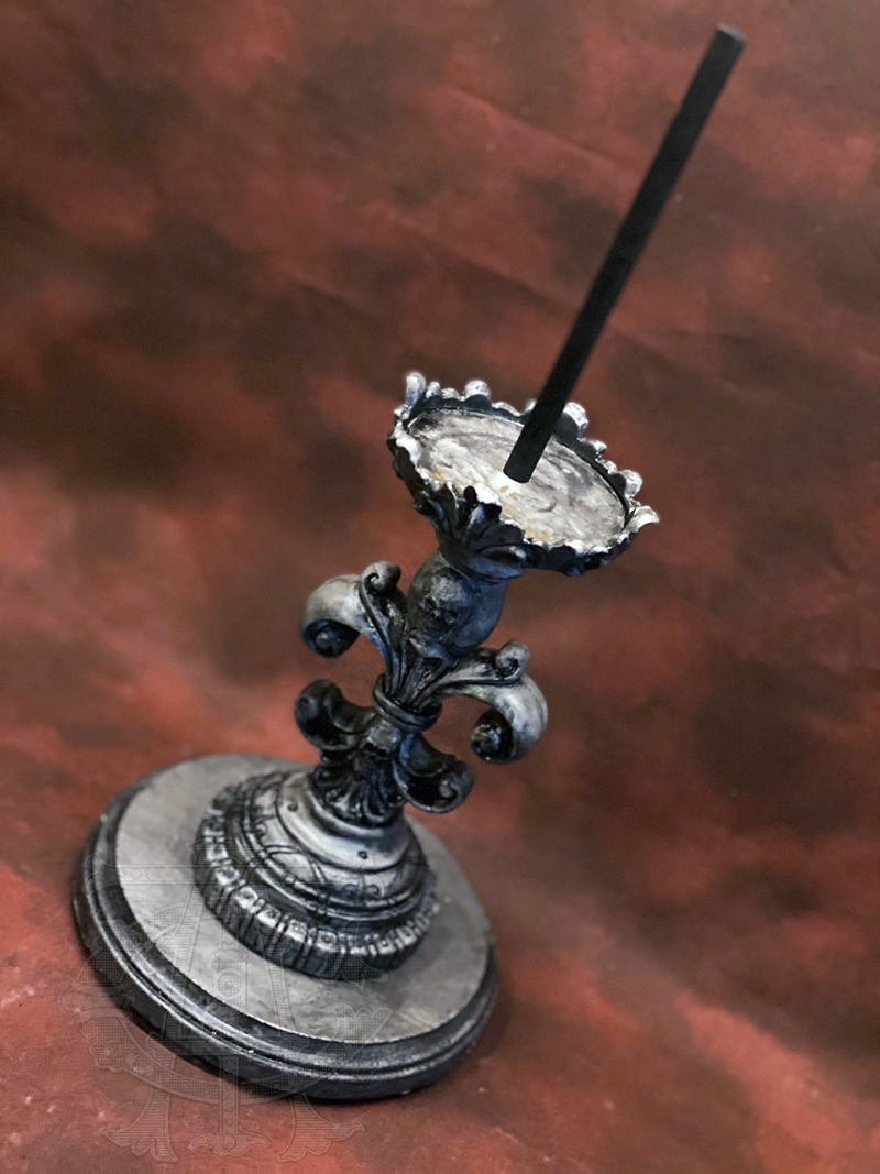 Carved Artisan Skull Stand - Flourish