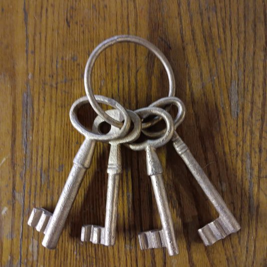 Cast Iron 4 Key Decor Set | Vintage Key Decor